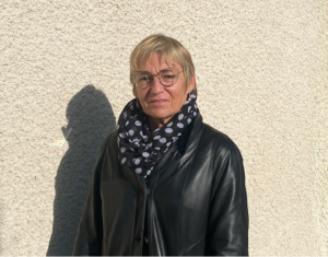 Sylvie, bénévole dans l'association familiale d'Ormes sur l'activité danse folk